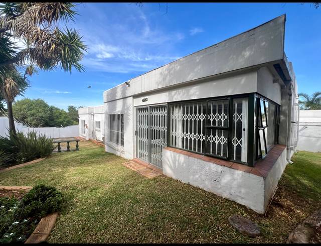 3 BEDROOM TOWNHOUSE FOR SALE IN WINCHESTER HILLS